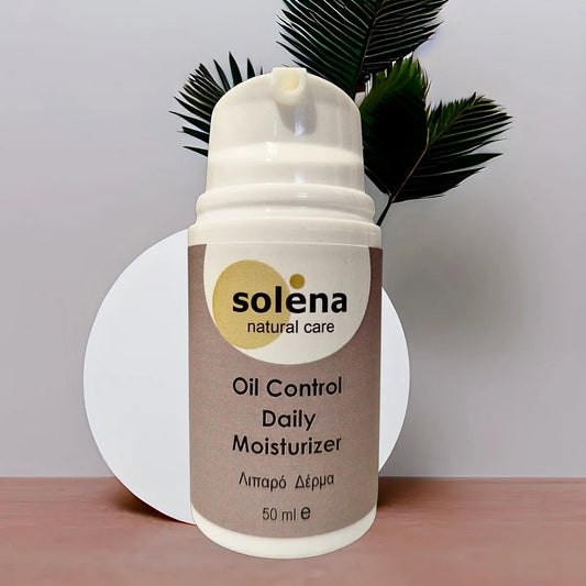 Κρέμα εξισορρόπησης σμήγματος για λιπαρό δέρμα με αλόη και νιασιναμίδη, σε airless συσκευασία 50 ml